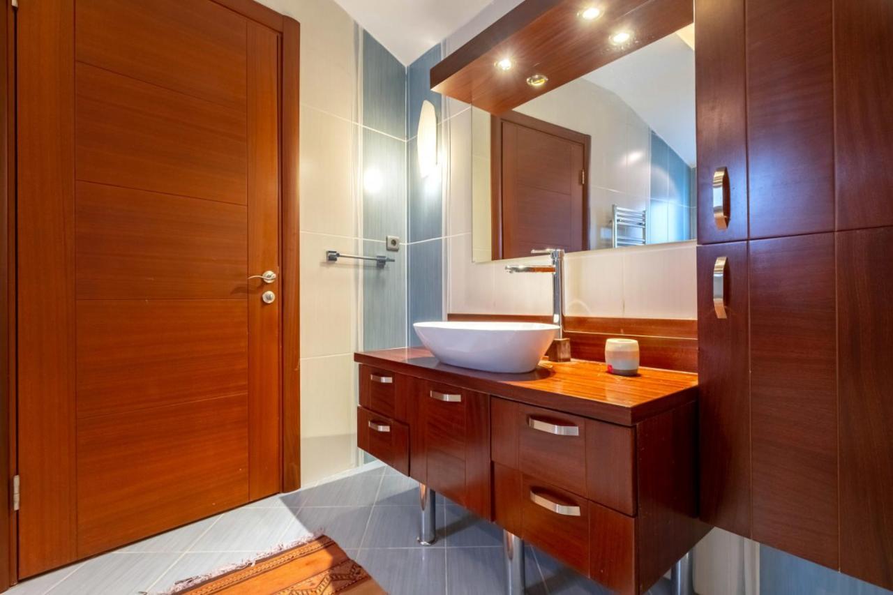 Апартаменты Flat With Terrace Near Istiklal Street Стамбул Экстерьер фото