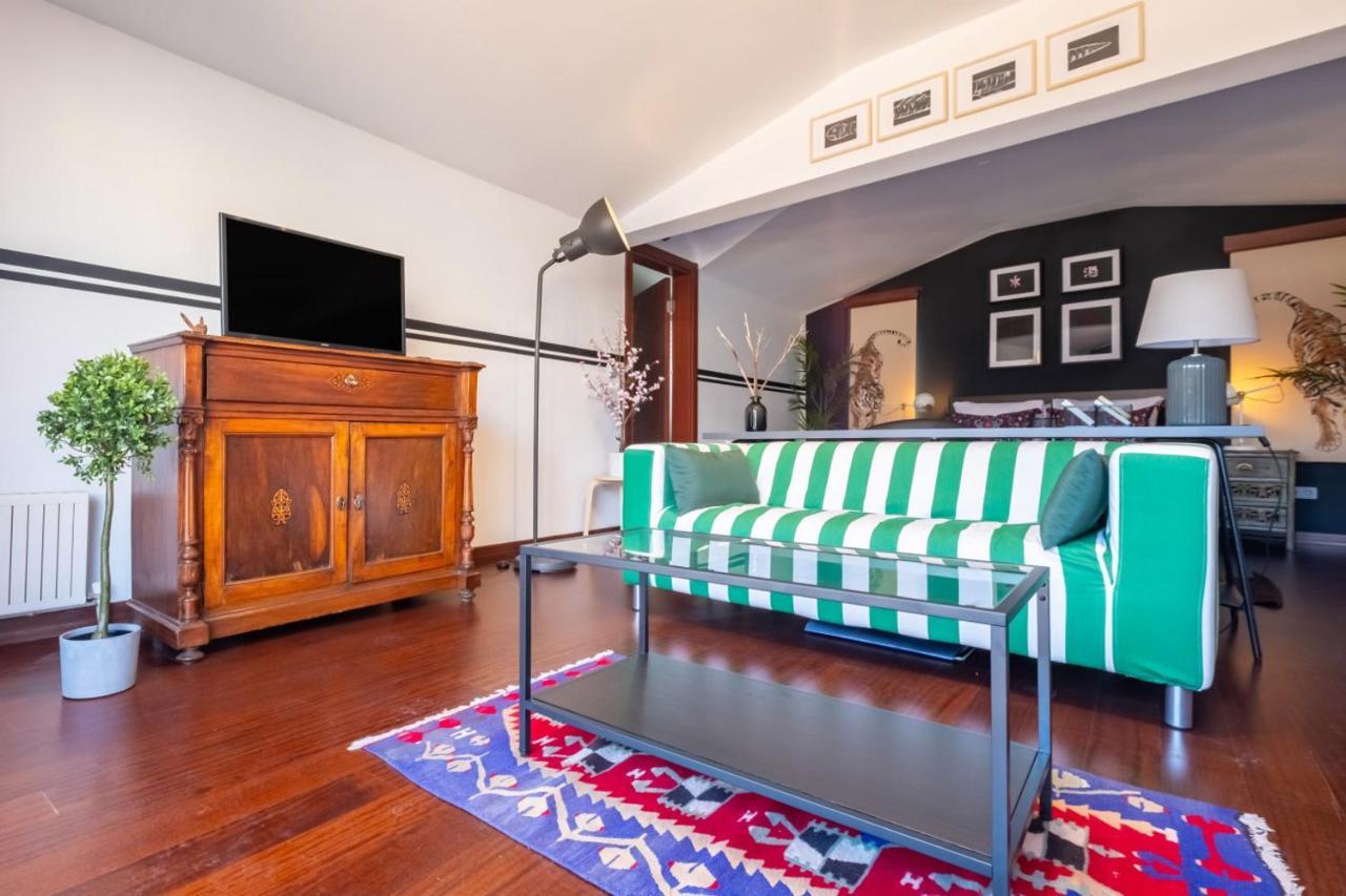 Апартаменты Flat With Terrace Near Istiklal Street Стамбул Экстерьер фото